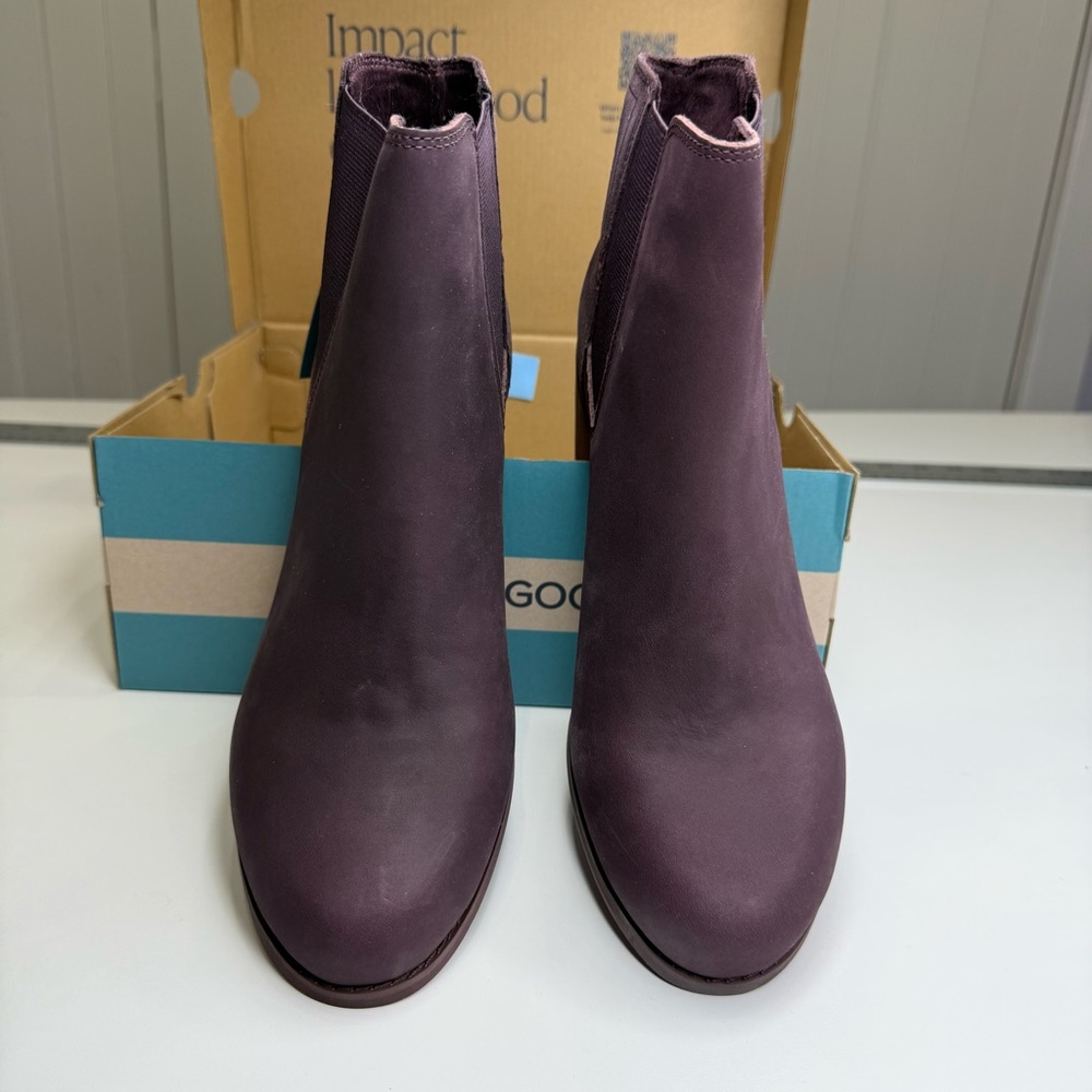 Toms Women’s Plum Chelsea Ankle Boots - Slip-On Style, wood heel, size 8.5, NEW